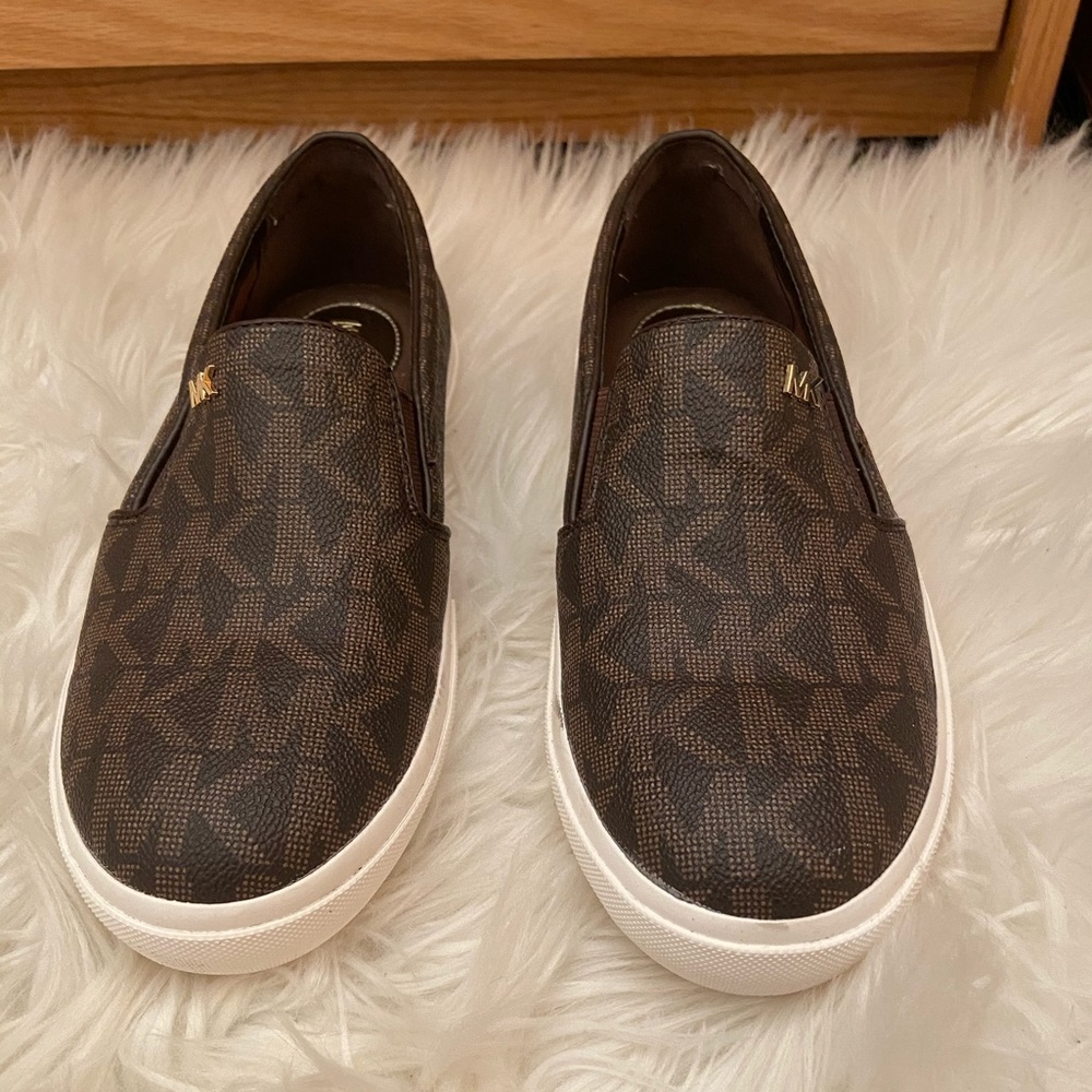 MICHAEL KORS SLIP ON SHOES